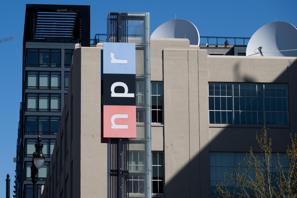 Trump coupe les fonds à NPR et PBS : débat sur l’avenir des médias publics américains