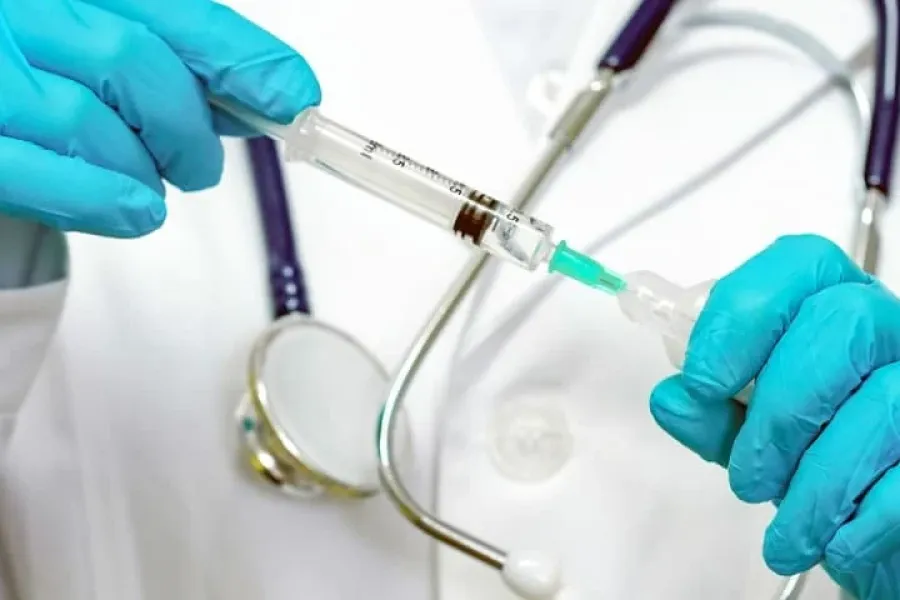 Santé : Un vaccin révolutionnaire contre le cancer entre en phase de déploiement mondial