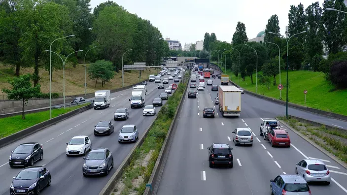 Départs en vacances du 8 août 2026 : Bison Futé voit rouge, trafic ultra-dense sur les autoroutes A6 et A10