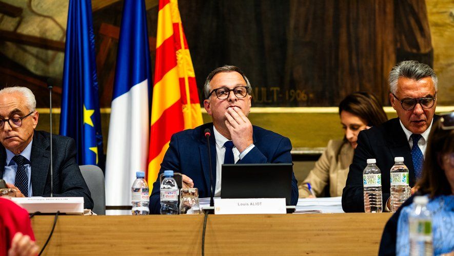 Perpignan : perquisition à la mairie sur fond de marchés publics irréguliers – Quand la transparence politique vacille