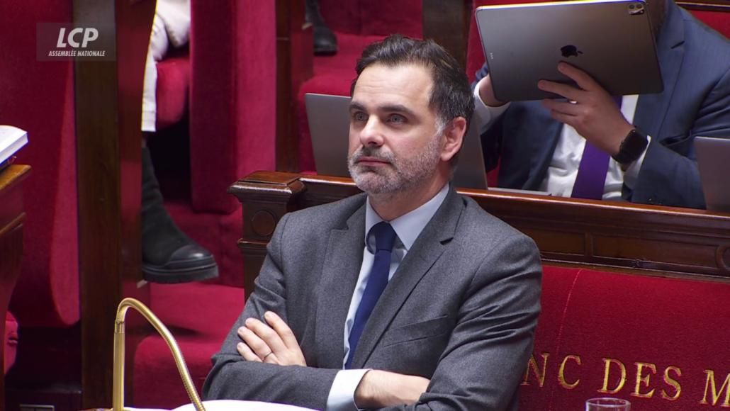 OMONDO ÉCONOMIE - Budget 2025 : rejet de la surtaxe sur les grandes entreprises