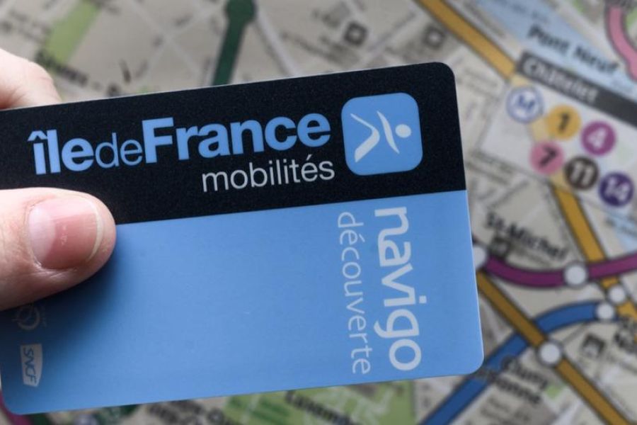 Hausse du Pass Navigo Imagine R – Coût, Nouveaux Droits et Conséquences pour les Jeunes Franciliens