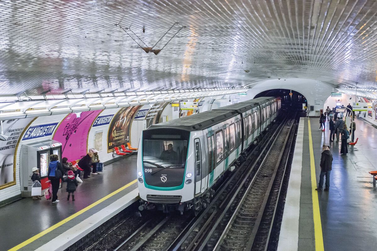 Paris, grands travaux d’été 2025 sur métro, RER et tram, enjeux pour la mobilité urbaine et les Jeux Olympiques