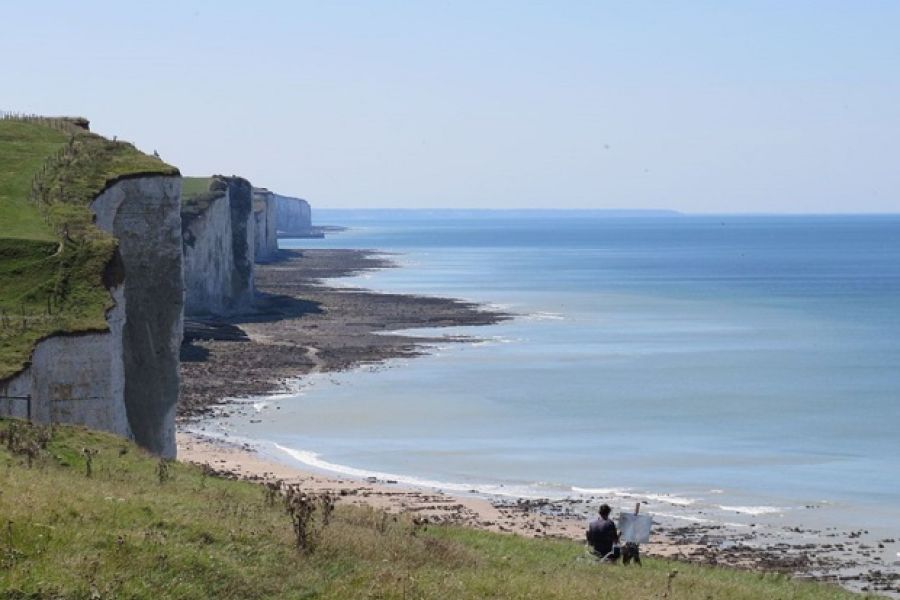 Tourisme durable en France : Comment les stations balnéaires s'adaptent aux défis climatiques de l'été 2026