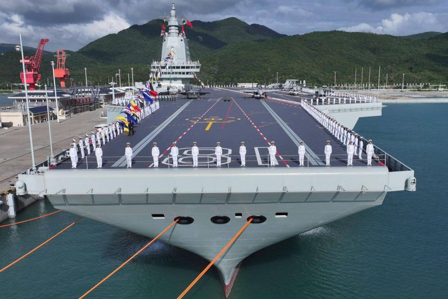 Analyse Stratégique : L'Entrée en Service du Porte-Avions Fujian – Vers un Rééquilibrage Naval en Mer de Chine ?