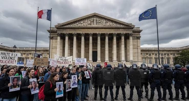 Sécurité publique Paris 2026 : les réactions syndicales et citoyennes après le vote de la loi sur la légitime défense