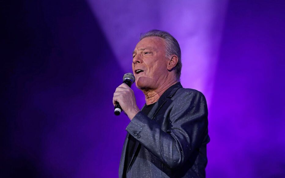 Le chanteur Herbert Léonard est mort à 80 ans d’un cancer du poumon : un fléau silencieux qui frappe encore