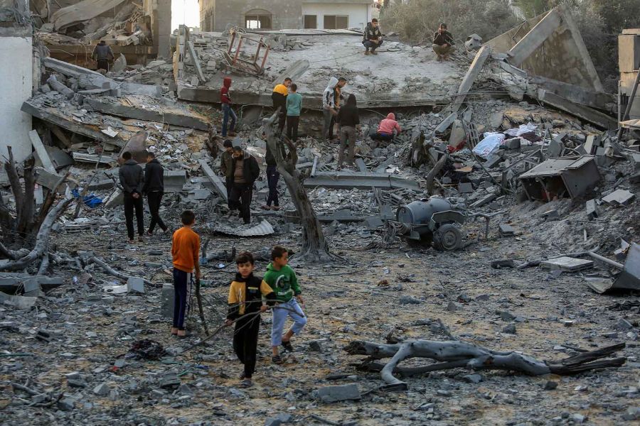 Gaza : une ONG suspend ses opérations après la mort de trois humanitaires, une tragédie qui révèle les dangers sur le terrain