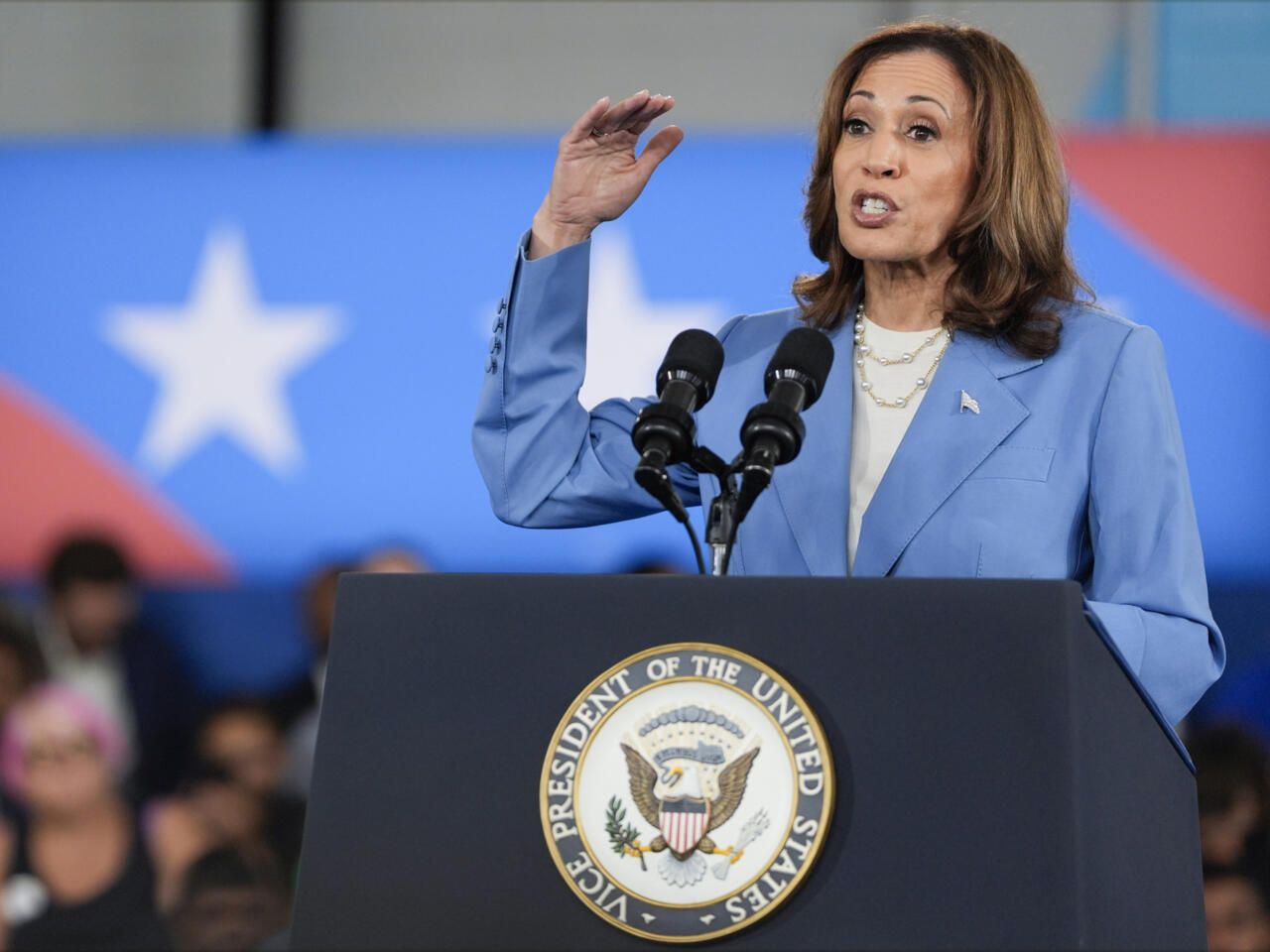 OMONDO USA - Élection présidentielle : Kamala Harris annonce avoir voté par correspondance