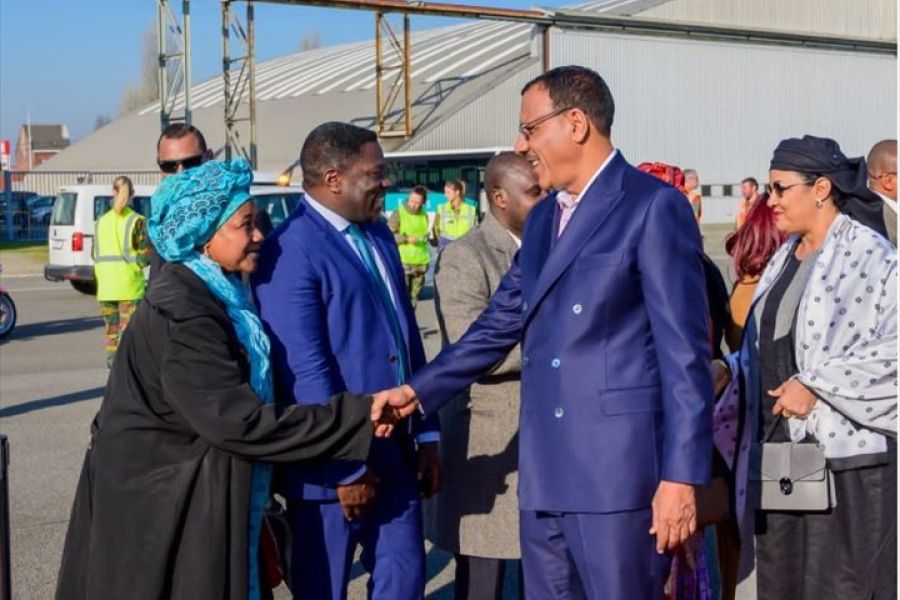 1-	L'Événement | Niger L'avenir des 70 millions d'euros d'aide militaire promis à Bazoum divise à Bruxelles