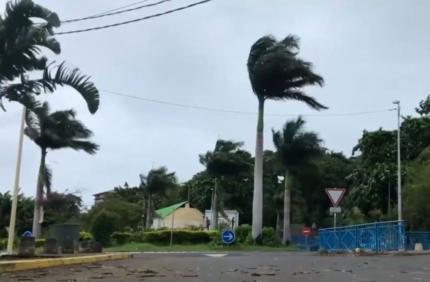 Mayotte : Le cyclone Chido approche, écoles fermées et alerte orange déclenchée