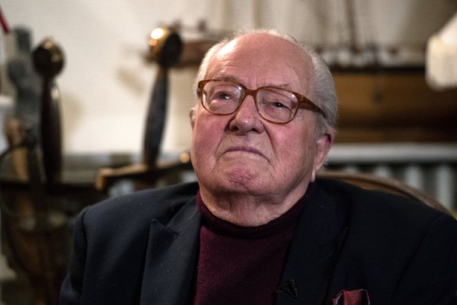 "Bon voyage Jean-Marie" : des supporters de la Lazio Rome rendent hommage au fondateur du Front national