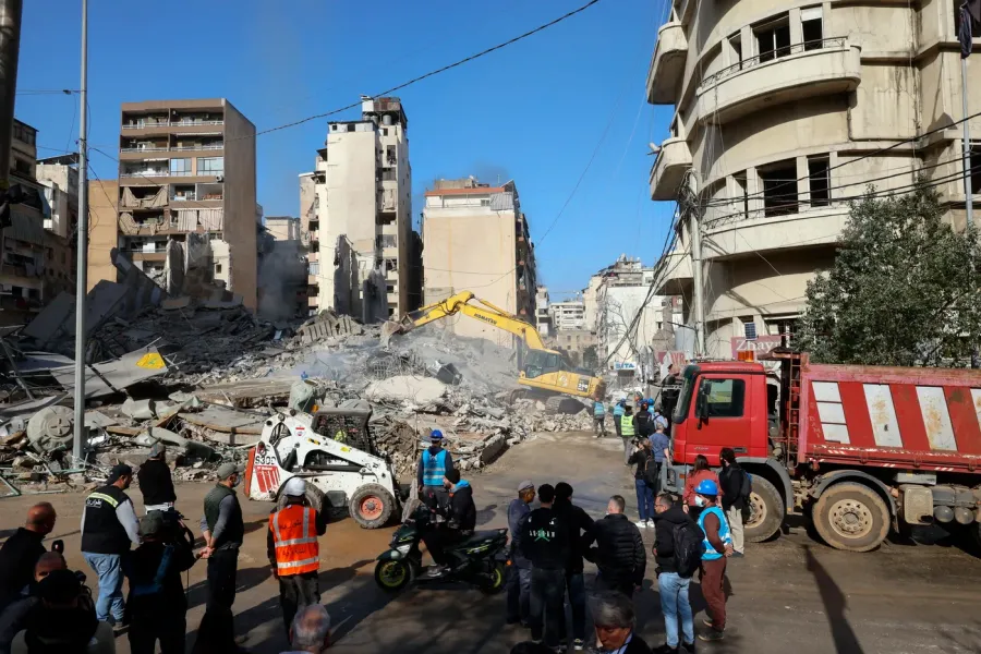 L’ART AU DÉFI DE L’APOCALYPSE : COMMENT LA CULTURE MONDIALE RÉAGIT À LA GUERRE EN IRAN