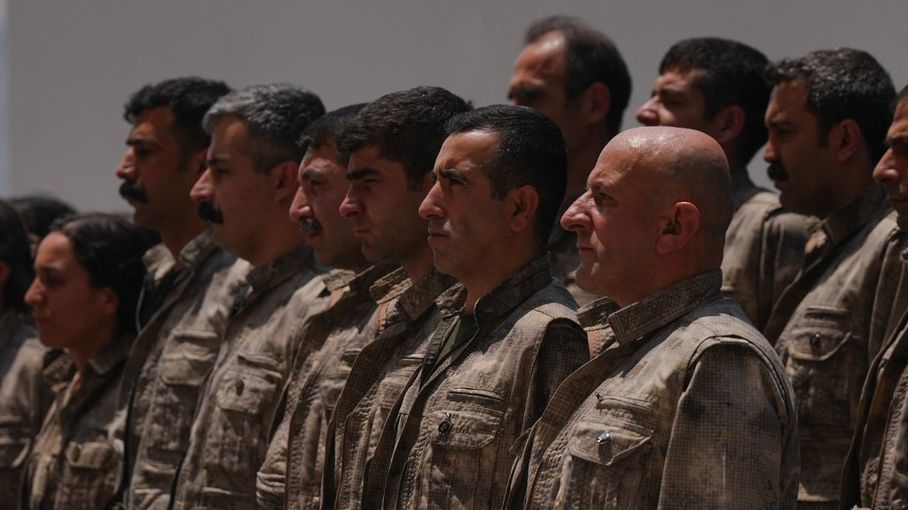 Désarmement du PKK : le parti prokurde DEM salue une nouvelle ère pour la paix en Turquie