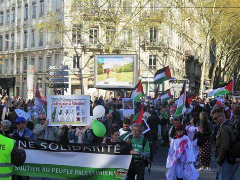 Des manifestants à Lyon se rassemblent pour soutenir Israël