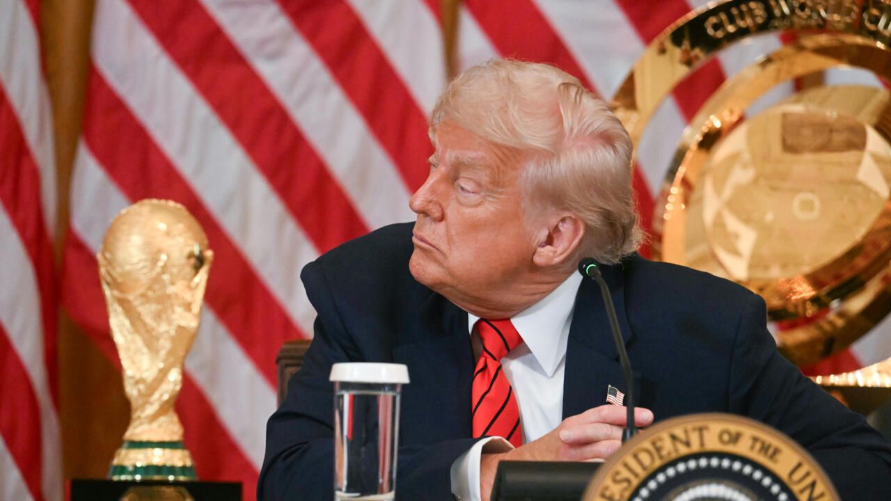 Trump utilise le foot comme levier avant 2026 1. Le football, nouvel atout stratégique pour Donald Trump