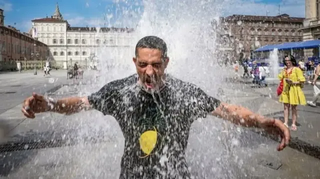 la France subit de plein fouet les vagues de chaleur extrêmes