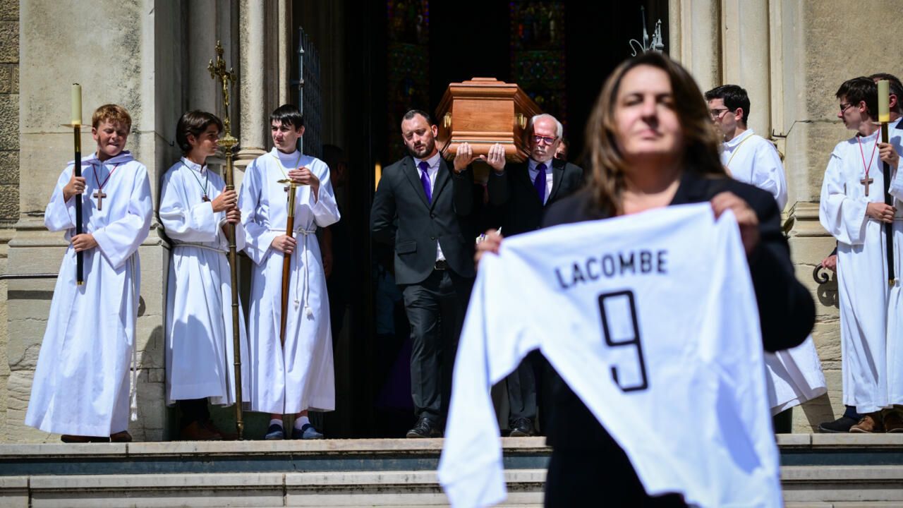 Obsèques de Bernard Lacombe, Lyon pleure la fin d’une époque, l’OL au bord du gouffre