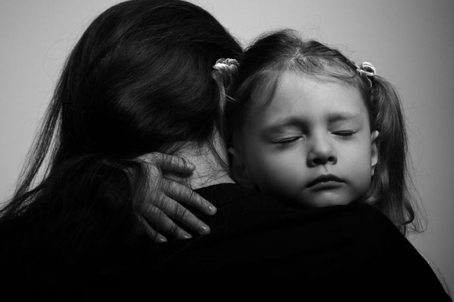 Condamnation d'une mère pour meurtre de ses enfants - Réactions sociétales et médiatiques