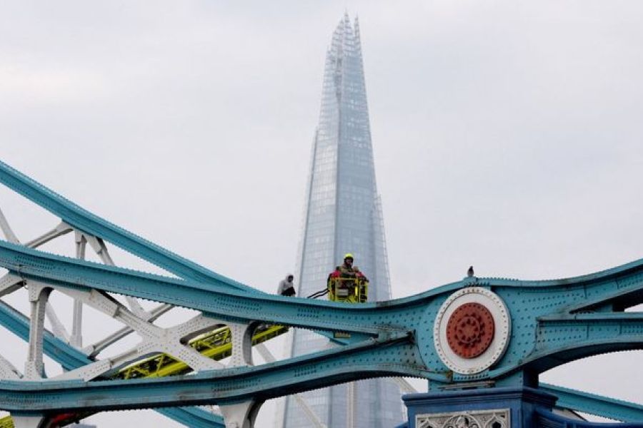 Royaume-Uni : un homme secouru après avoir escaladé le Tower Bridge