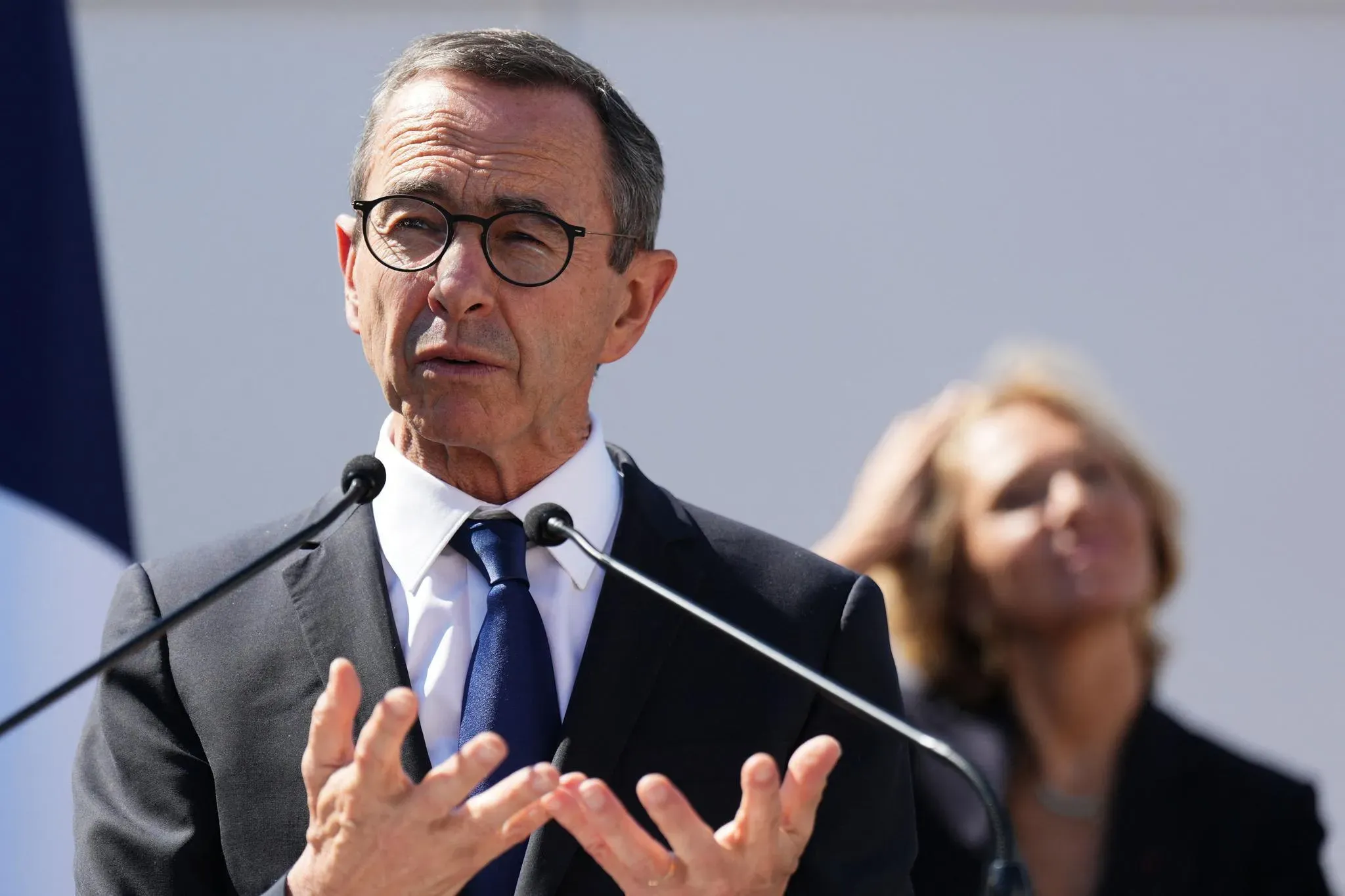 Robert Badinter au Panthéon : Décryptage d’une hommage controversé et des critiques d’Éric Zemmour