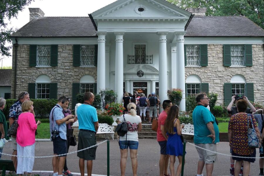 États-Unis : cinq ans de prison pour une femme ayant tenté de s'approprier la maison d'Elvis Presley