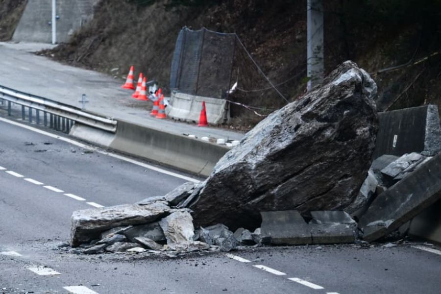 Éboulement en Savoie : la route vers les stations entièrement rouverte vendredi