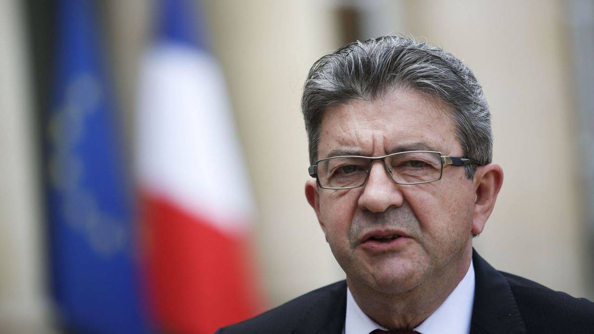Jean-Luc Mélenchon fustige les « combines » socialistes et promet fidélité au mandat des électeurs