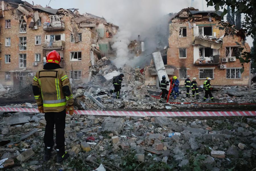 Ukraine : 15 morts à Kiev après une attaque massive, escalade militaire et tensions en hausse en 2025