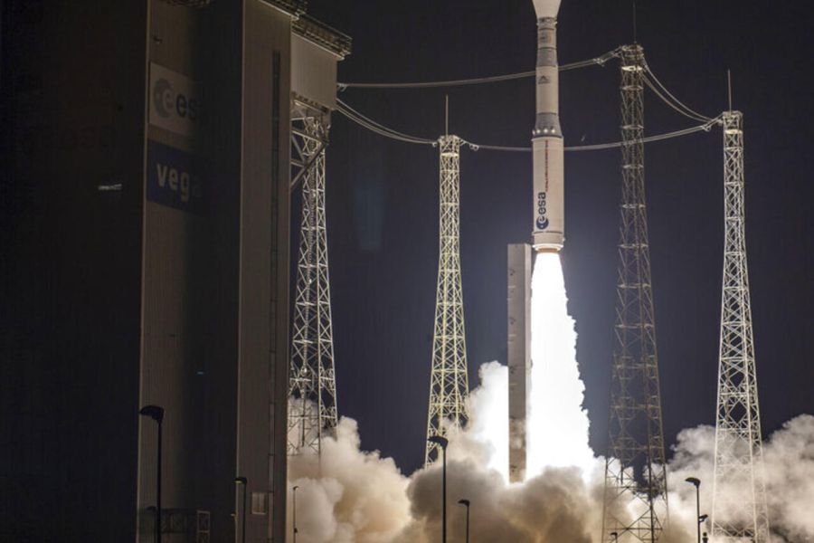 La fusée européenne Vega C a réussi son lancement le 5 décembre 2024, marquant une étape cruciale pour l'Agence spatiale européenne (ESA) et renforçant la position de l'Europe dans le domaine spatial.