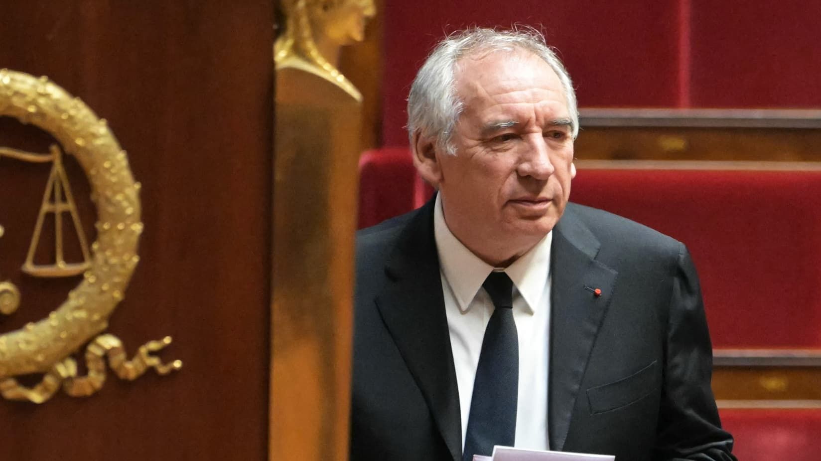 « Submersion » Migratoire - Motion de Censure PS : Le Gouvernement Cède-t-il au RN et à la Logique de l'Extrême Droite ?