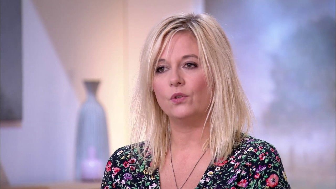 FLAVIE FLAMMAND NUE. QUELS MESSAGES. Les personnalités publiques face aux défis de l'ère numérique : entre vie privée et image publique