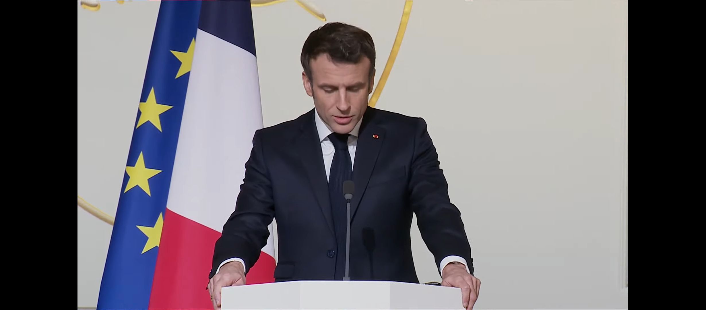OMONDO DIPLOMATIE - Macron poursuit le "travail de mémoire" avec l'Algérie, 60 ans après l'indépendance