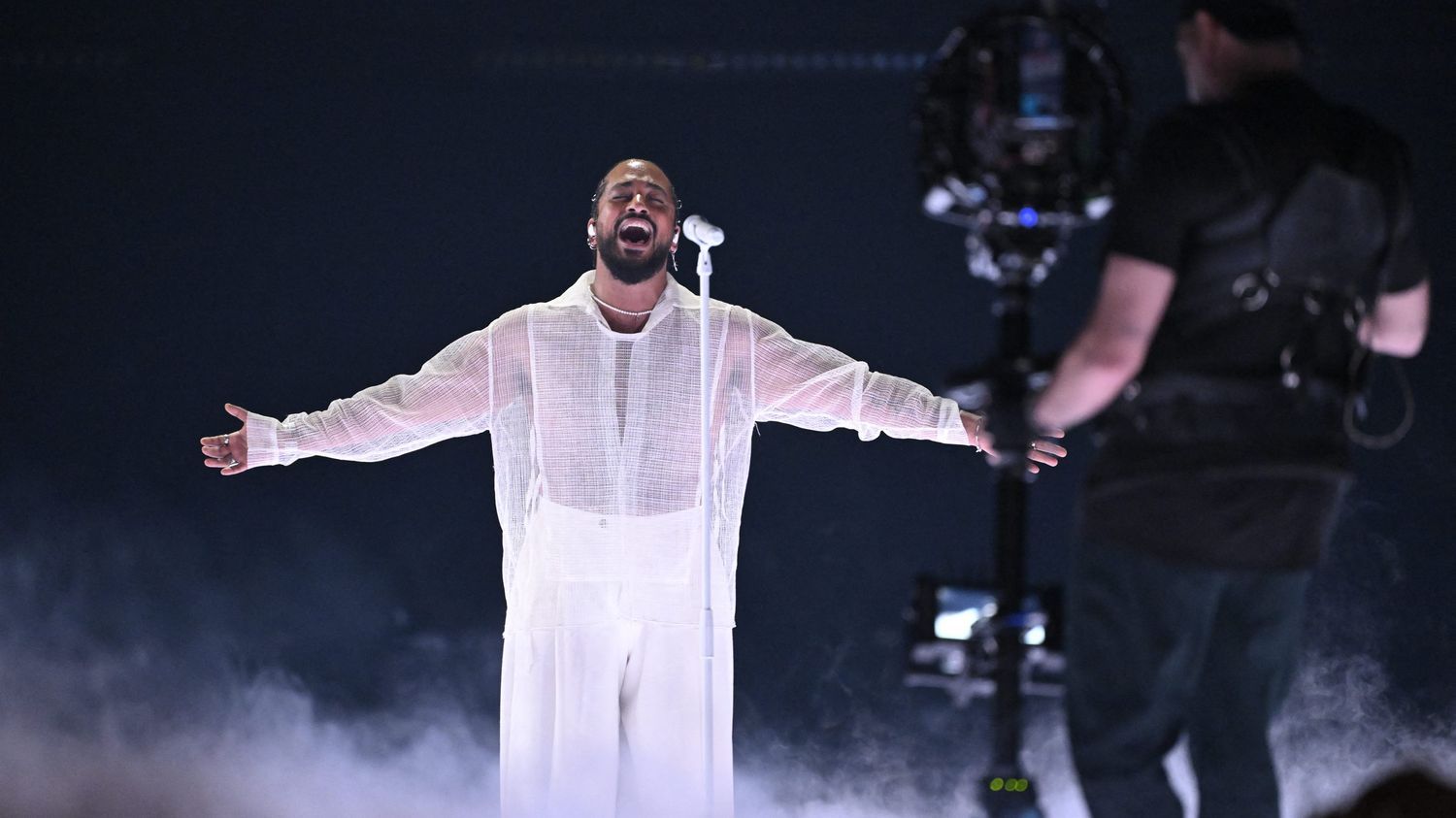 Eurovision : Quand l'Exubérance Artistique Frôle l'Indécence Un Spectacle Décrié pour son Manque de Retenue