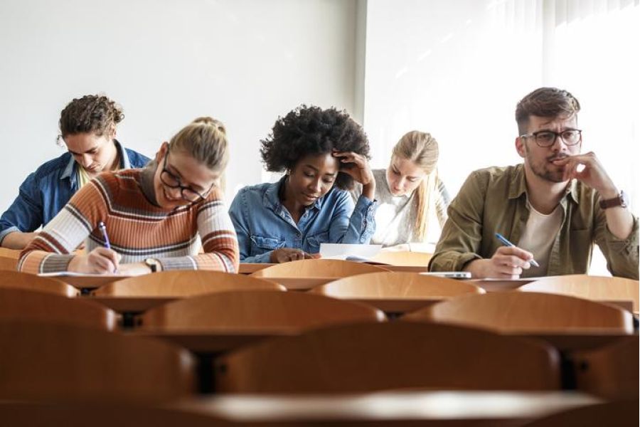 Attractivité universitaire : la France gagne cinq places au classement mondial de l'innovation académique