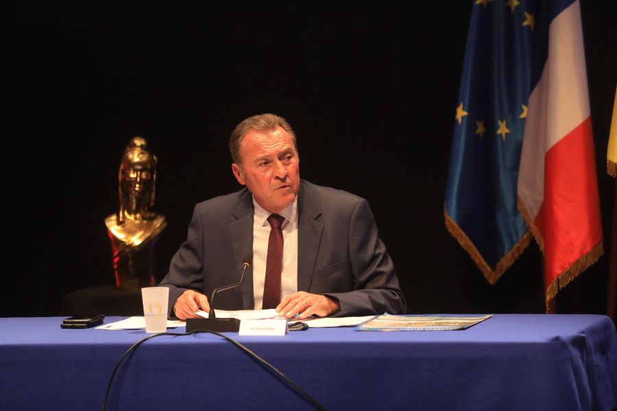 Législatives 2024 : Vague de désistements pour faire barrage à l'extrême droite