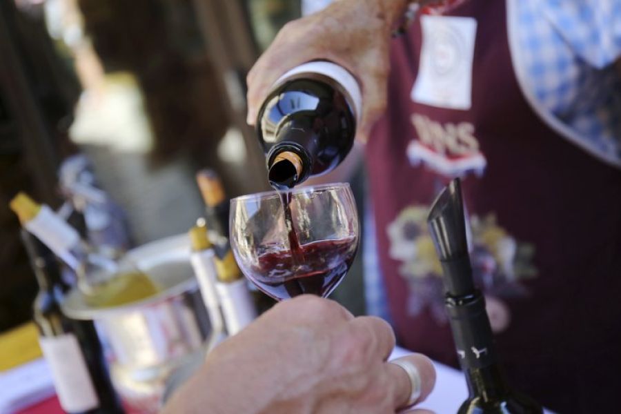 Loi Évin : un député propose d'assouplir la réglementation en distinguant vin et alcool fort