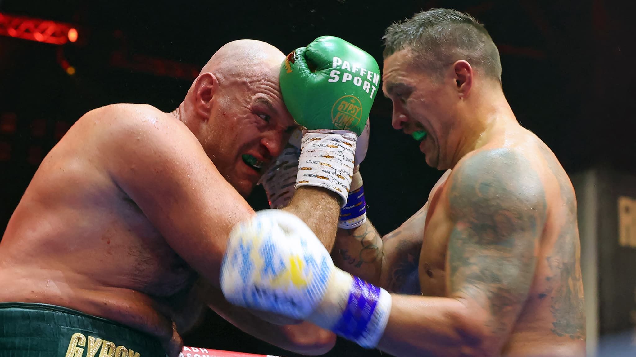 Boxe poids lourds : Usyk contre Fury, un combat sous tension politique mondiale