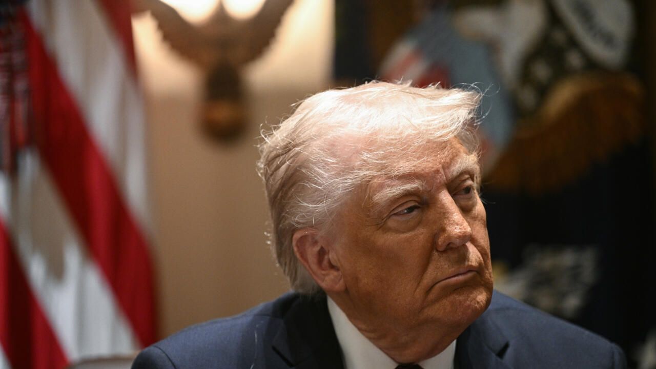 Donald Trump annonce des droits de douane de 25% sur les pays achetant du pétrole vénézuélien