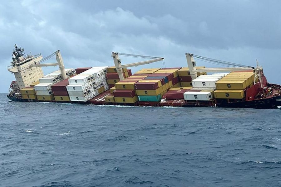 Naufrage au large de l’Inde : conséquences écologiques après la perte de « marchandises dangereuses »
