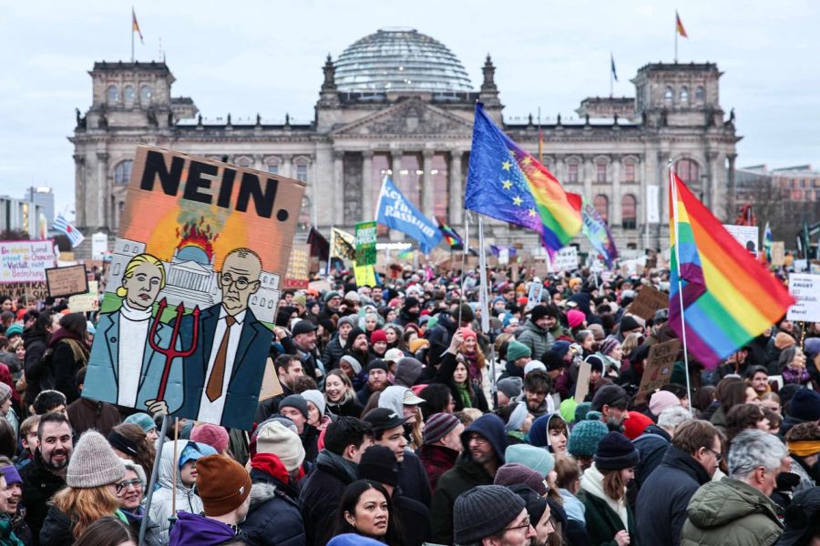 Manifestation massive à Berlin : 160 000 personnes dans les rues contre l'extrême droite