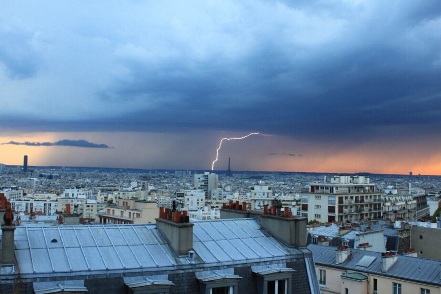 Orages dévastateurs à Paris, deux morts et des images impressionnantes