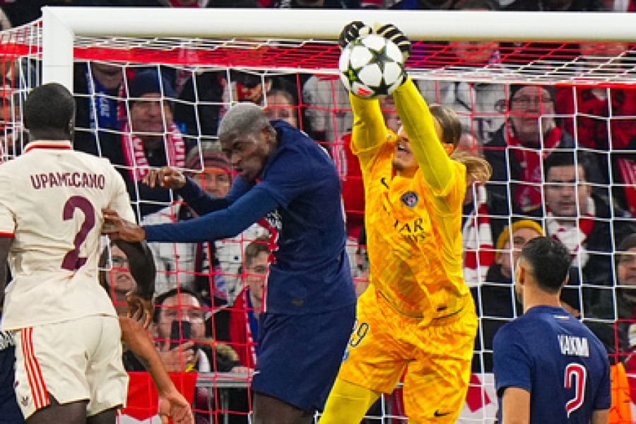 PSG : La sortie complètement ratée de Safonov qui entraîne le but du Bayern Munich