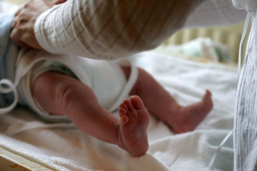 Mortalité infantile en France : pourquoi le taux continue d’augmenter ?