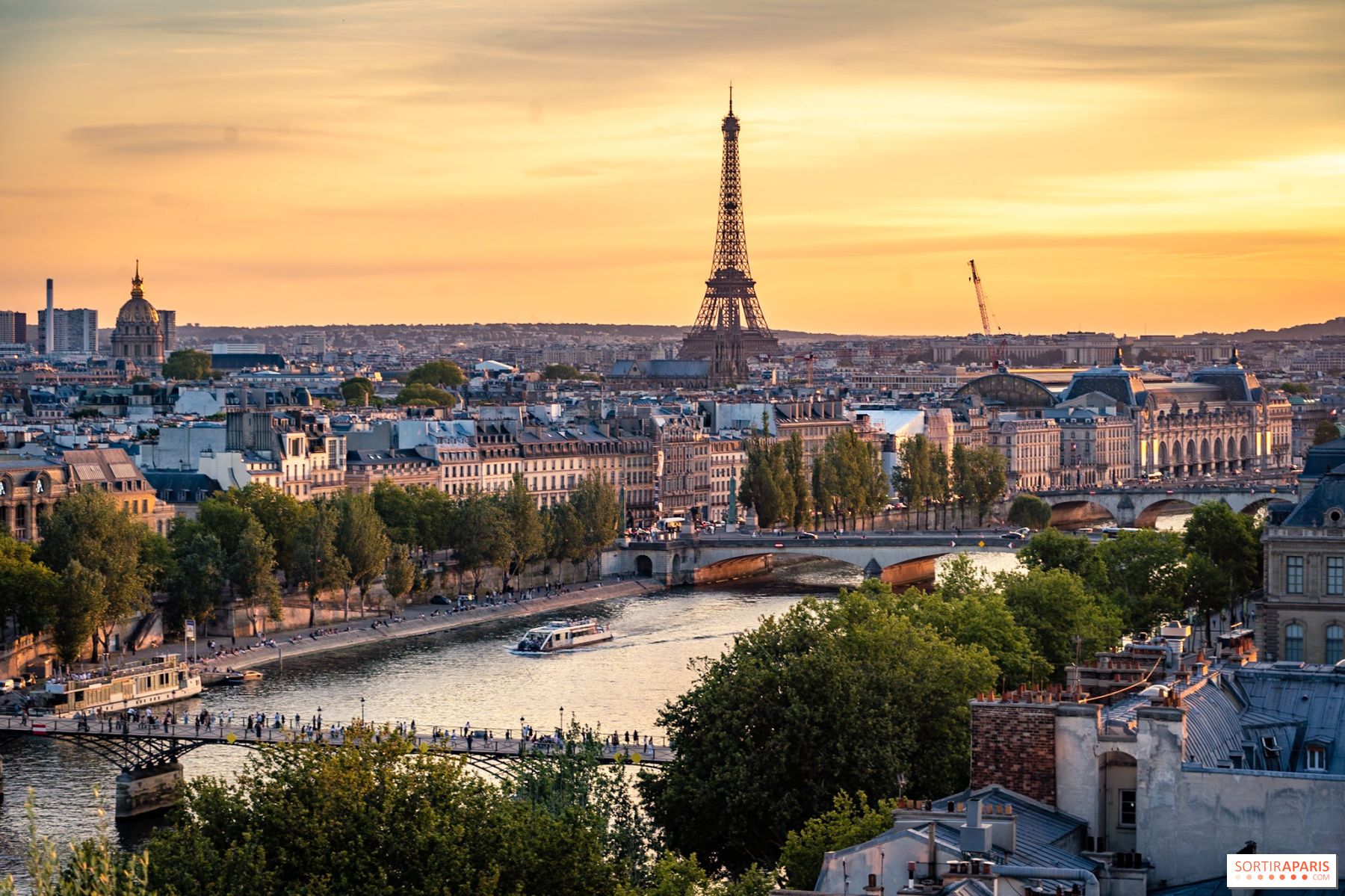 Paris anime son agenda culturel avec brocantes, théâtre et hommages à la photographie vintage