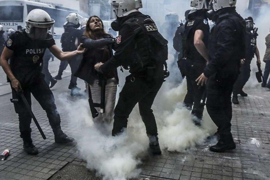 Istanbul : La police réprime violemment les manifestations pro-Imamoglu, la Turquie bascule-t-elle dans l'autoritarisme ?