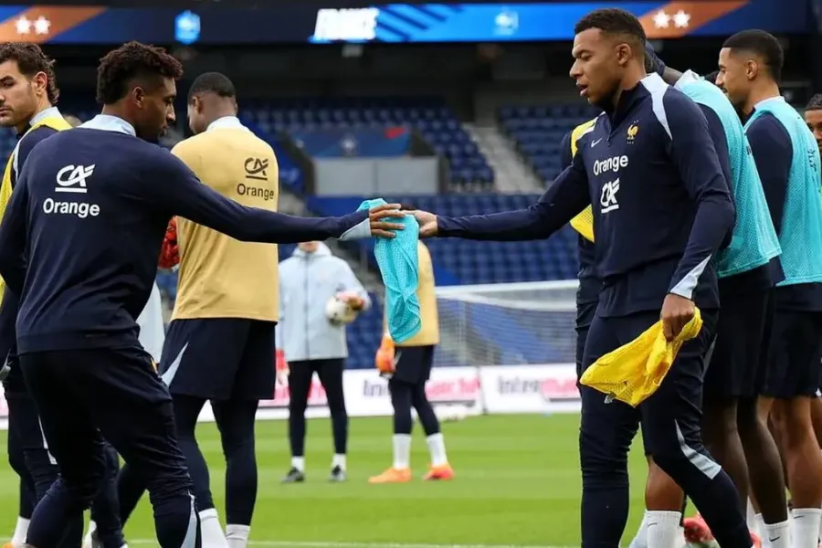 Équipe de France : Mbappé titulaire, Thuram aux côtés de Rabiot dans un 4-2-3-1 contre l’Azerbaïdjan