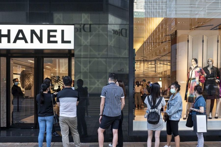 Chanel rattrapé par la crise du luxe – Le géant français face à la tempête mondiale