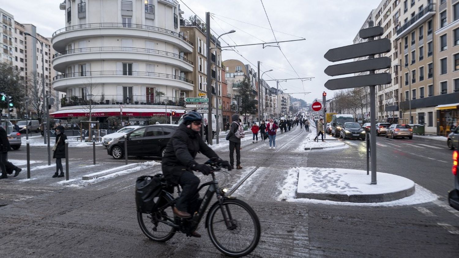 Île-de-France : activation du plan neige verglas de niveau 2 face aux risques climatiques