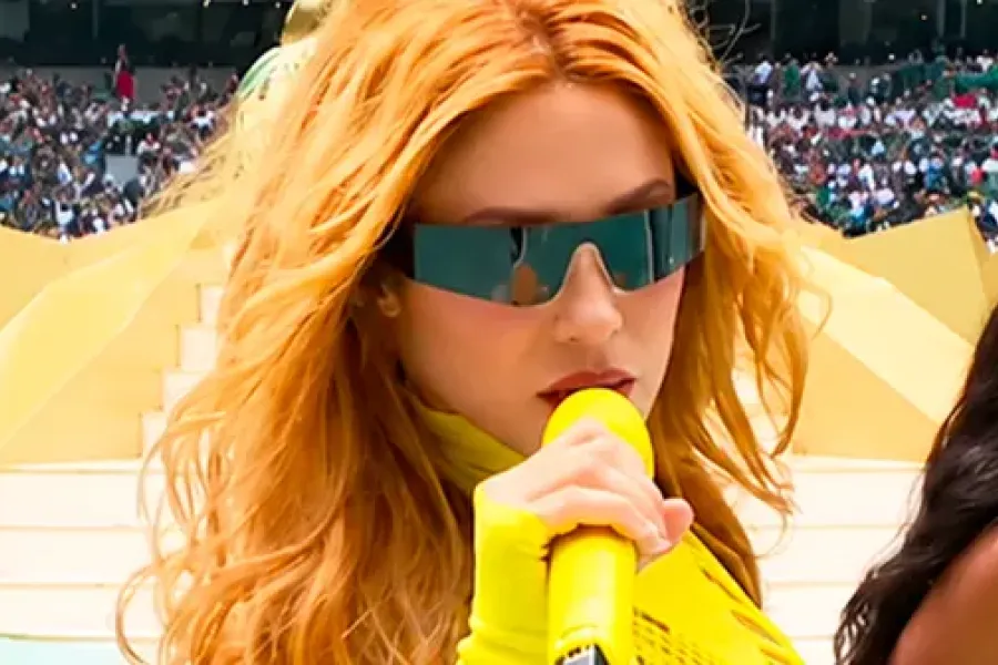 Phénomène pop et théories du complot : Shakira enlève ses lunettes et s'explique sur les coulisses de l’ouverture du Mondial